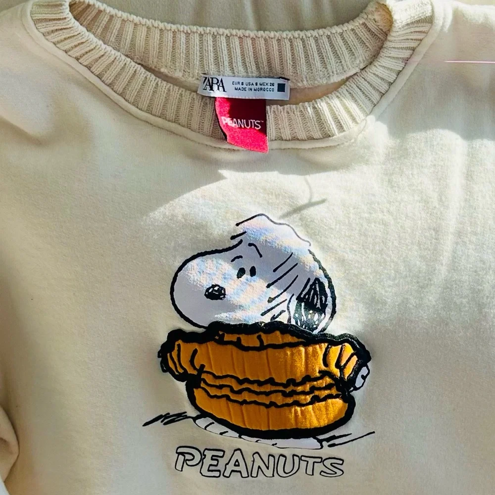 Zara Peanuts Snoopy Sweatshirt - Picture 2 of 4